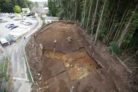 石奈坂1号墳を上空から撮影した写真