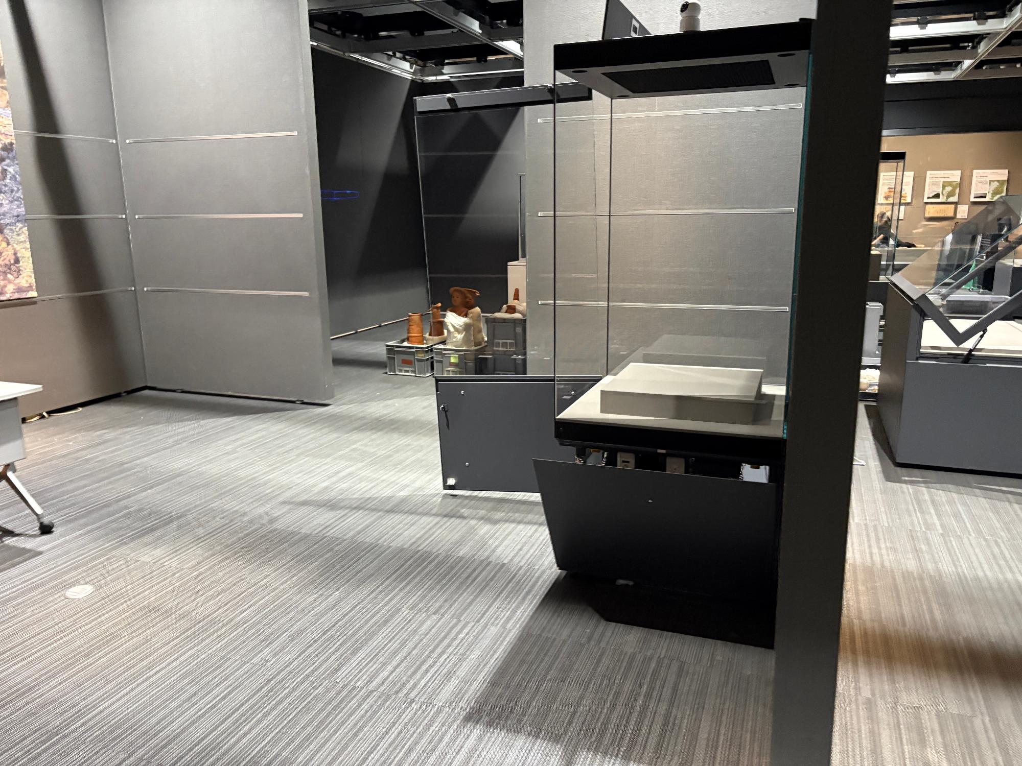展示替えの様子