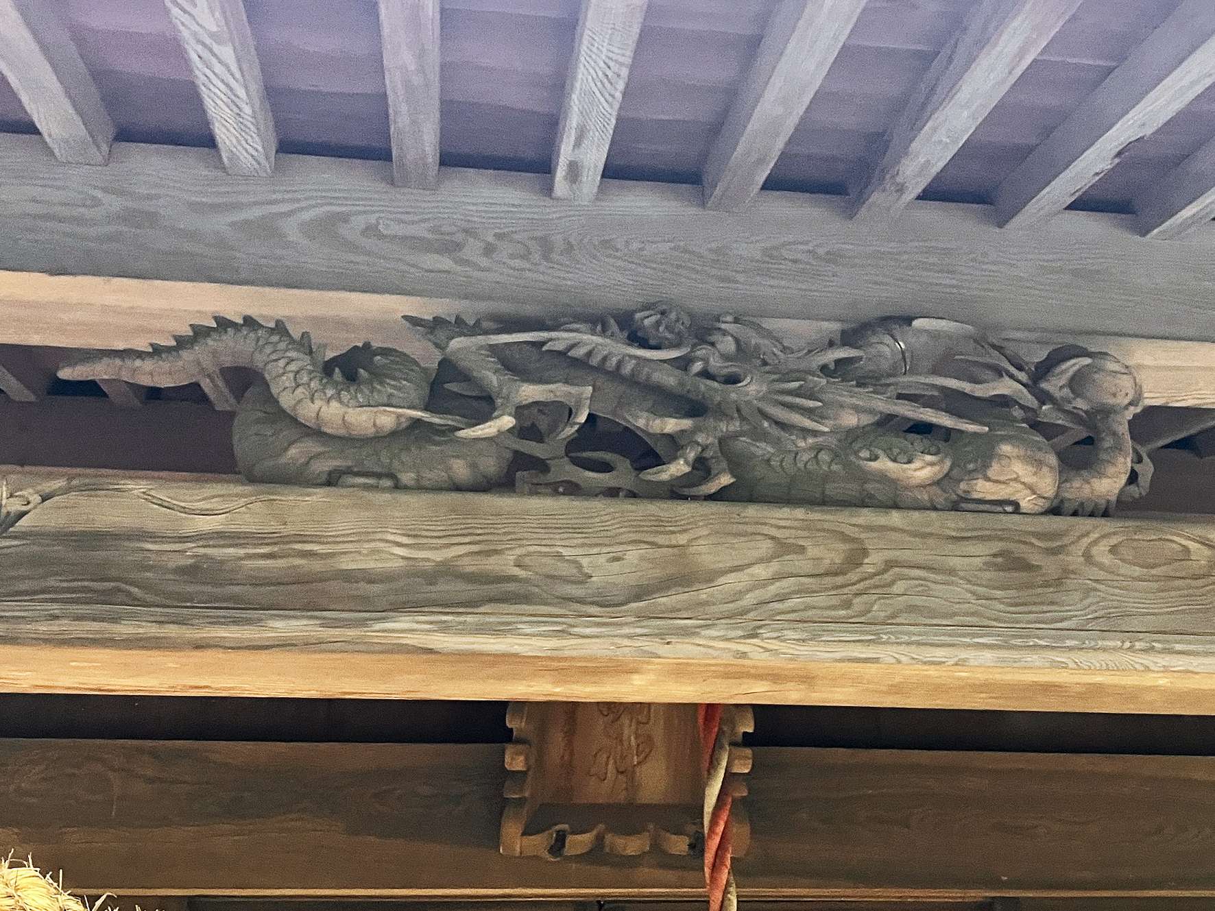 小鷹神社拝殿彫刻