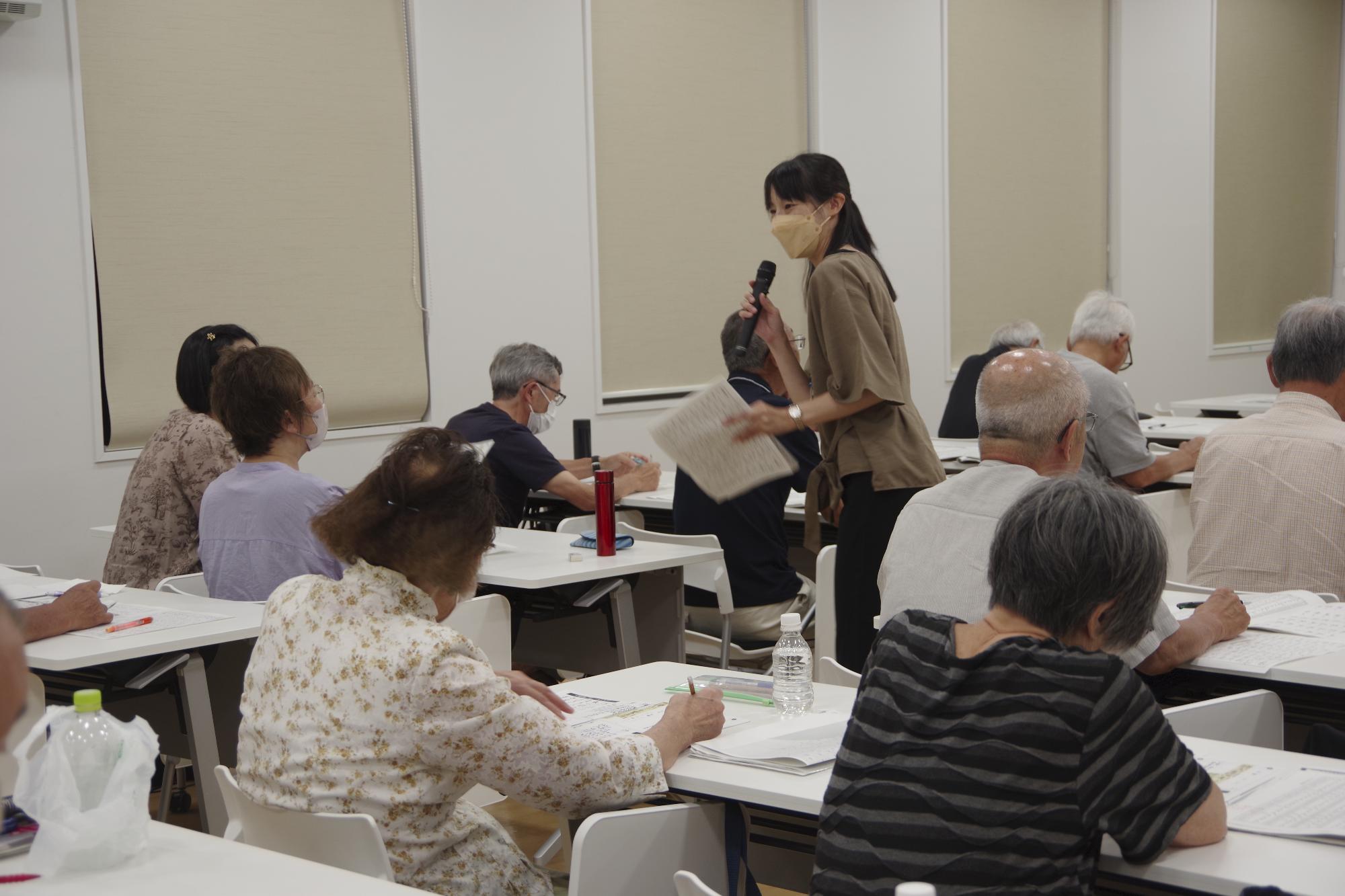 古文書講座入門編の様子