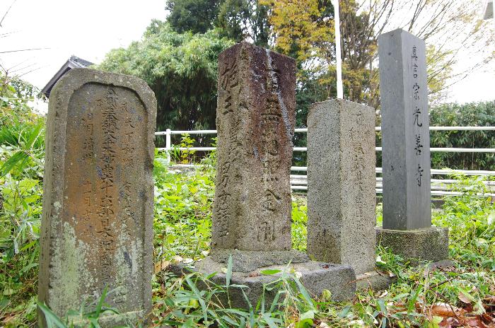 市原光善寺入口の石造物