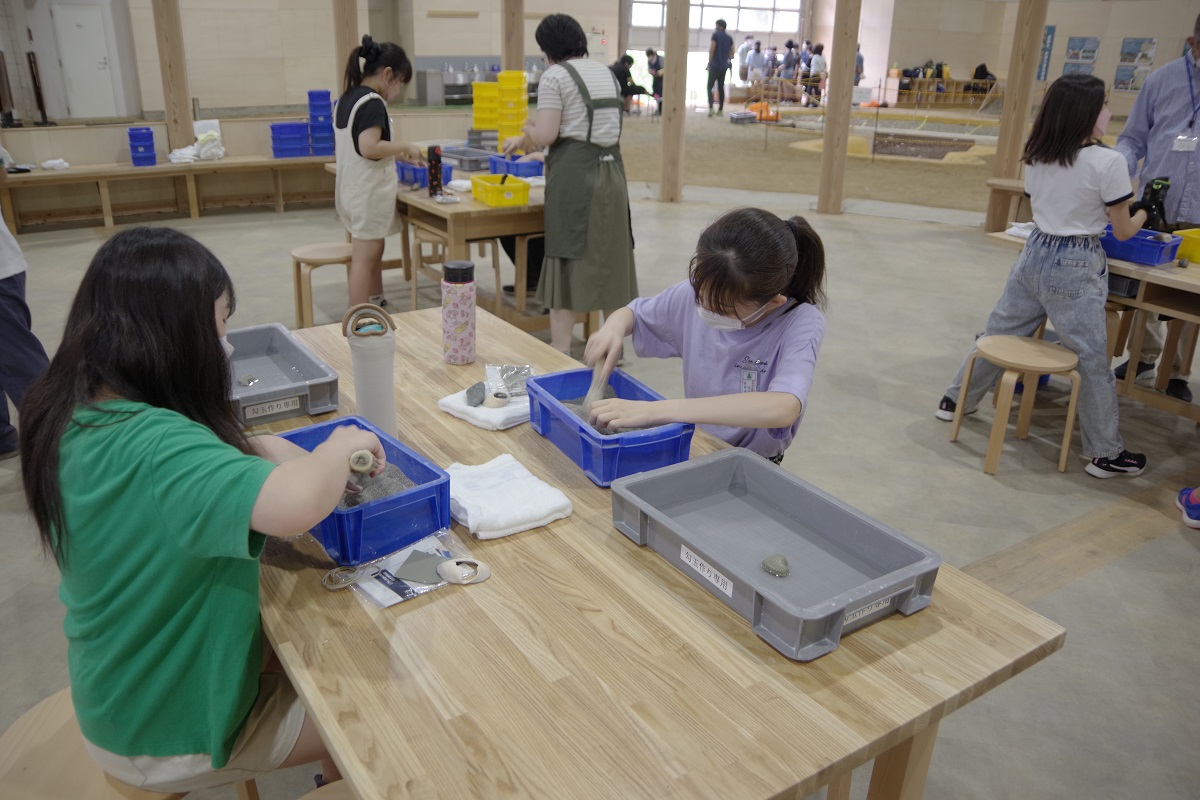 辰巳台西小学校貝輪づくり