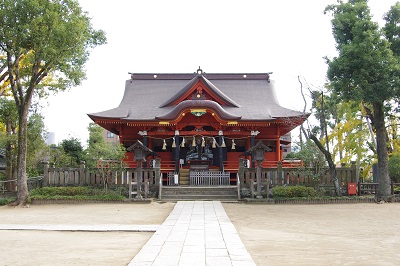 飯香岡八幡宮拝殿正面の写真