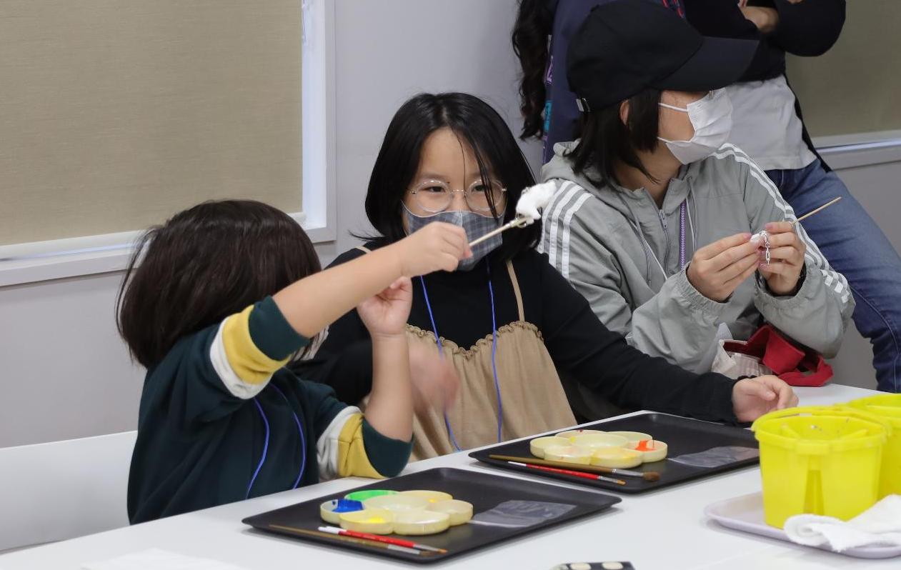 色付け体験（イノシシ形土製品）