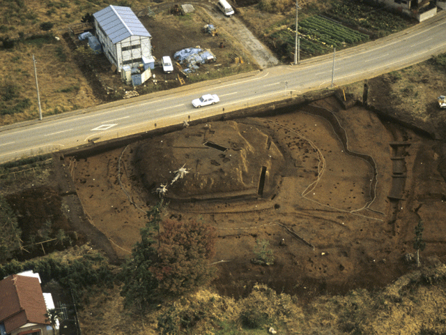 神門古墳群の中の3号墳の上空からの写真