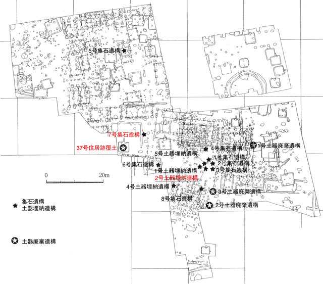モノクロで書かれた稲荷台遺跡の土器埋納遺構や集積遺構、廃棄遺構などの位置を星印とテキストで示した図