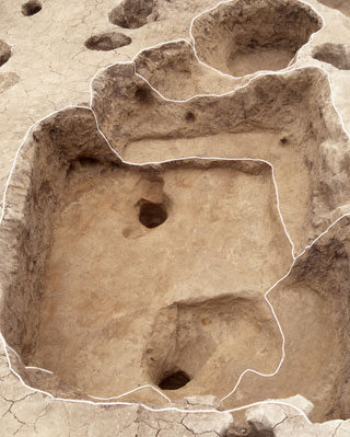 遺構規模が1.85メートルほどの古瀬戸水滴が出土した方形竪穴遺構の拡大写真